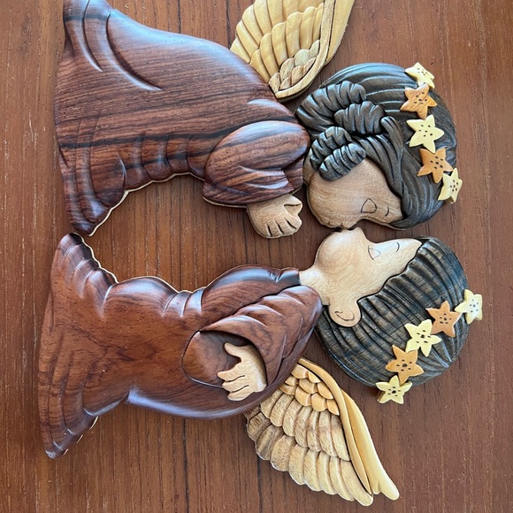 Hawaii crafted handmade wood art kissing angels - Picture 9 of 16